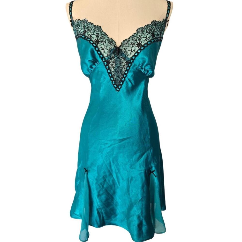 Dreamy y2k teal satin
